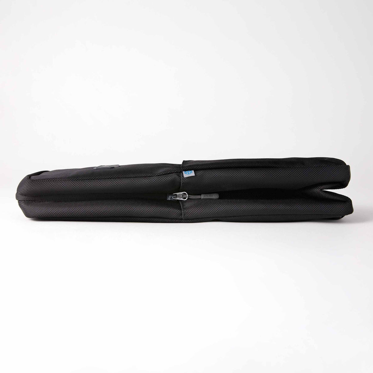 freezable-wine-carrier-a3 freezable-wine-carrier-black-ecofreeze-plus-flat.jpg