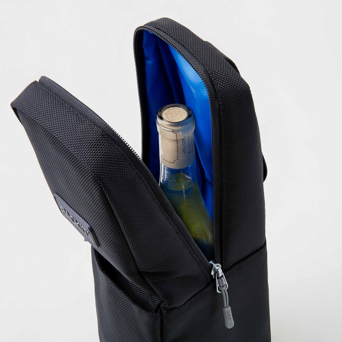freezable-wine-carrier-a3 freezable-wine-carrier-black-ecofreeze-plus-top-view-with-wine.jpg